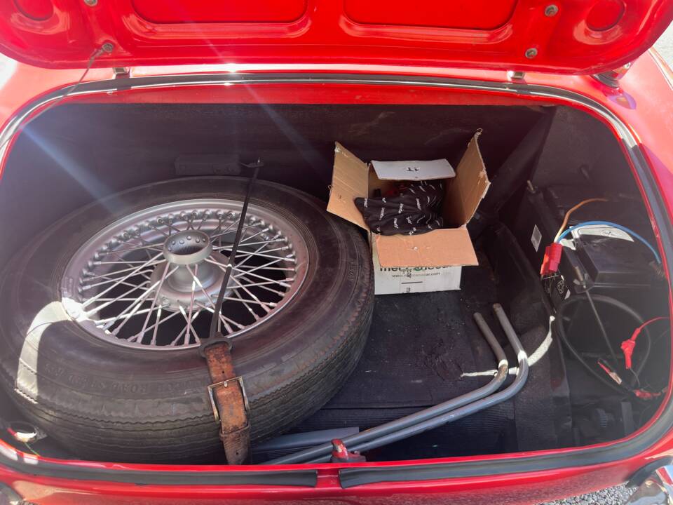 Imagen 16/19 de Austin-Healey 3000 Mk II (BJ7) (1964)