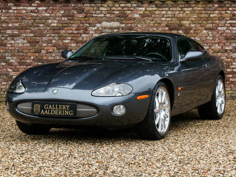 Immagine 10/50 di Jaguar XK8 4.0 (2002)