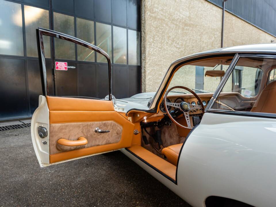 Imagen 42/50 de Jaguar E-Type 4.2 (1965)