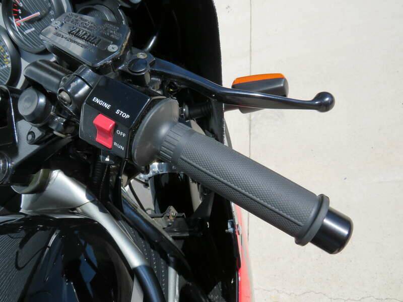 Immagine 15/44 di Yamaha RD 350 LC (1989)