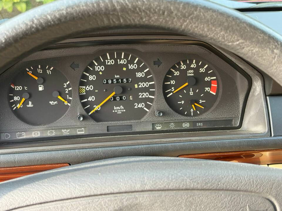 Afbeelding 18/46 van Mercedes-Benz 200 E-16 (1993)