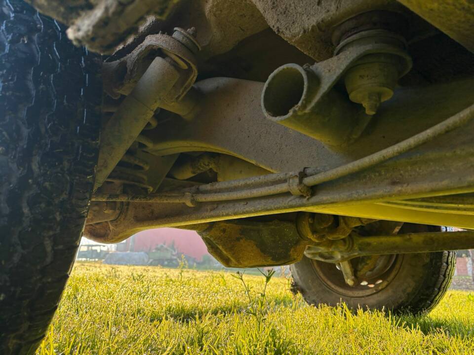 Image 35/53 of Mercedes-Benz 240 GD (SWB) (1982)