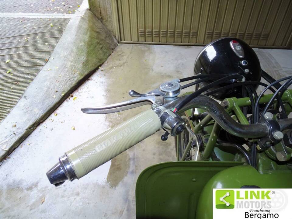 Image 6/10 of Moto Guzzi DUMMY (1981)