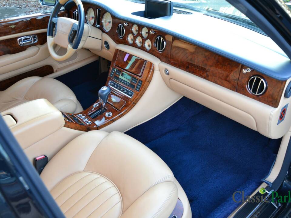 Bild 24/50 von Bentley Arnage Red Label (2002)