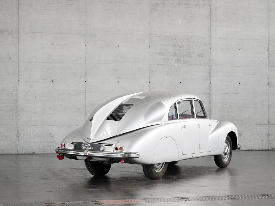 Image 45/50 of Tatra T 87 (1949)
