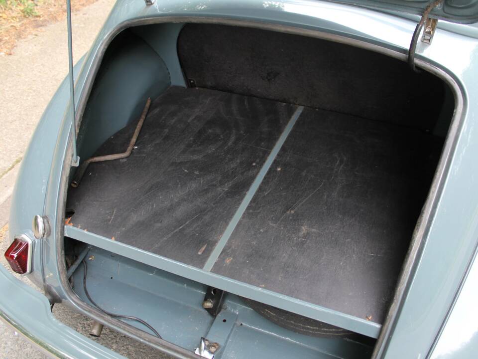 Image 19/19 of Morris Minor MM (1952)