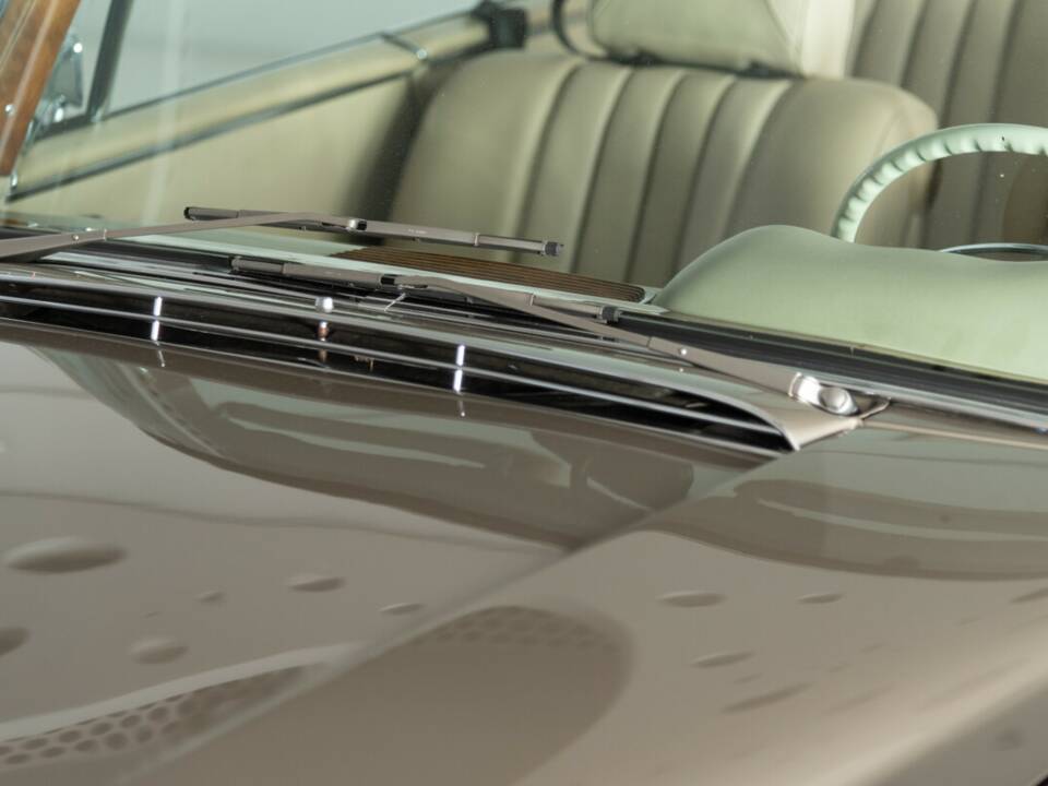 Bild 18/42 von Mercedes-Benz 280 SE 3,5 (1971)