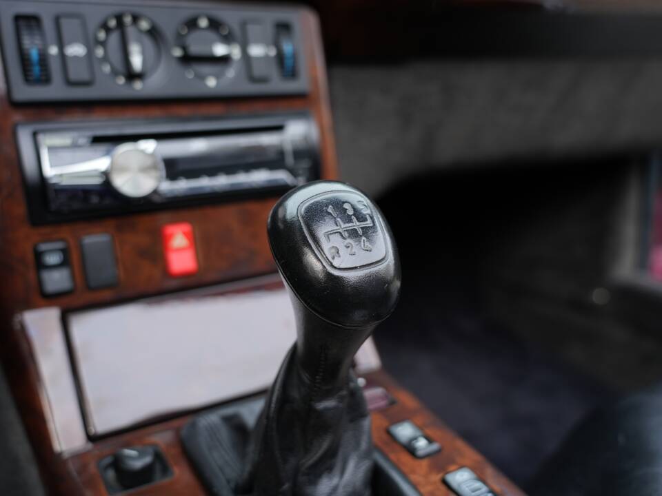 Image 53/95 of Mercedes-Benz 300 SL (1993)