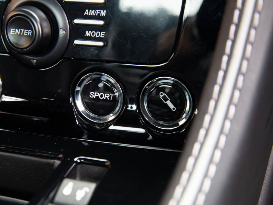 Image 62/94 of Aston Martin DB 9 (2014)