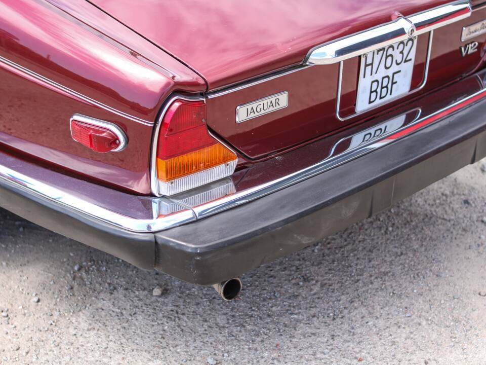 Image 20/44 of Jaguar XJ 12 (1990)