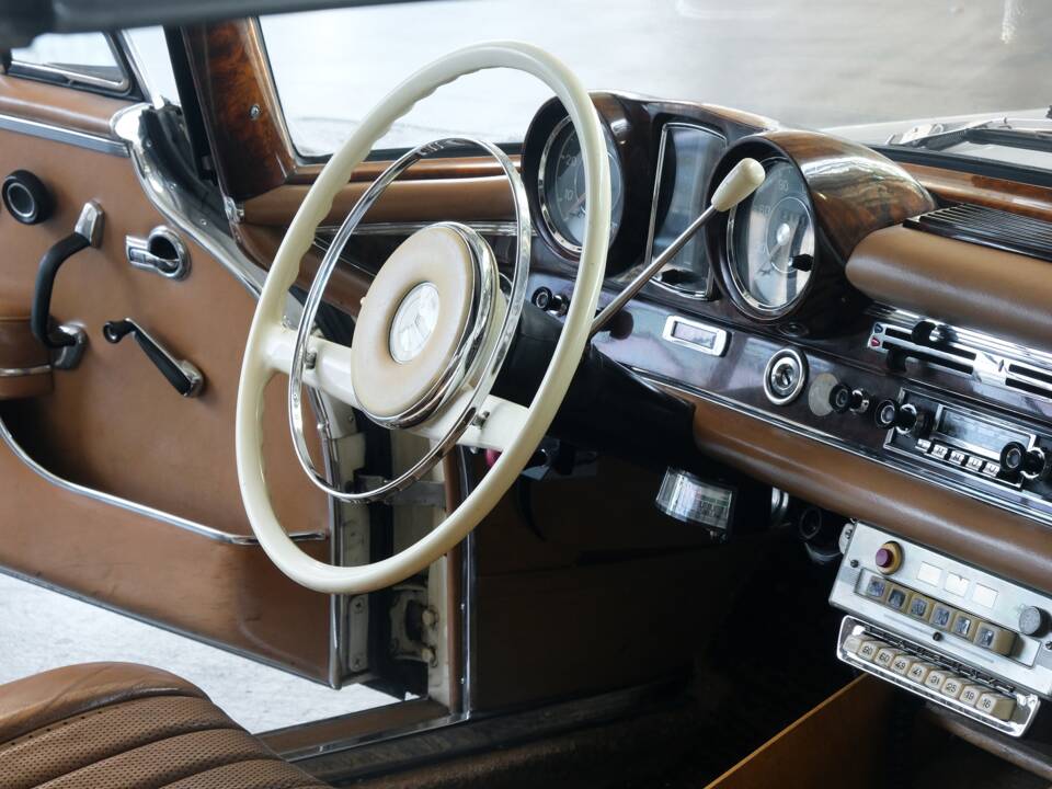 Afbeelding 21/50 van Mercedes-Benz 300 SE (1963)