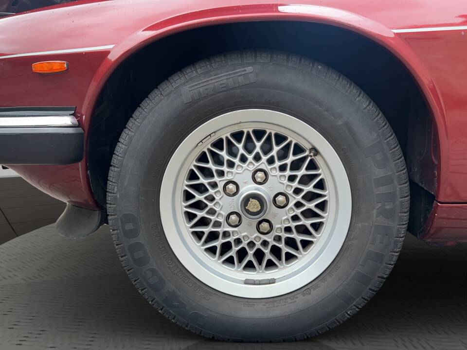 Image 20/22 of Jaguar XJ-S V12 (1990)