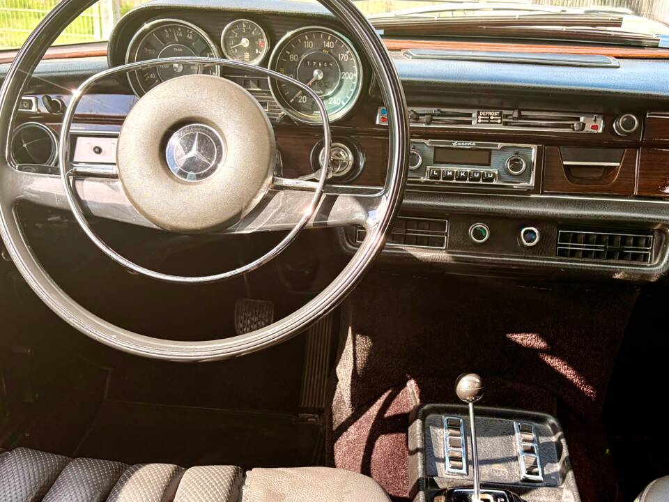 Bild 9/17 von Mercedes-Benz 300 SEL 6.3 (1971)