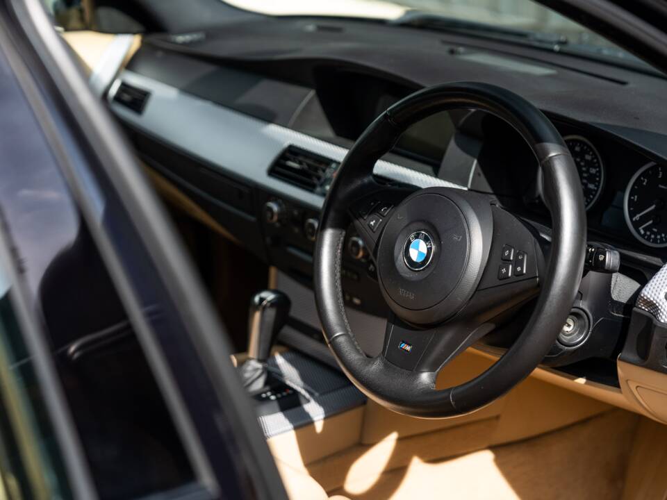 Imagen 25/65 de BMW 545i Touring (2005)