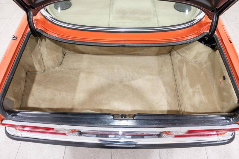 Image 74/89 of Mercedes-Benz 500 SLC (1980)