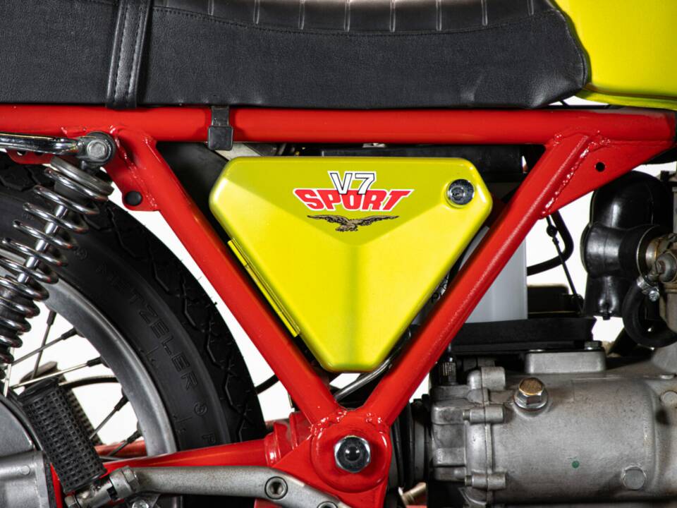 Imagen 45/50 de Moto Guzzi V7 Sport (1972)
