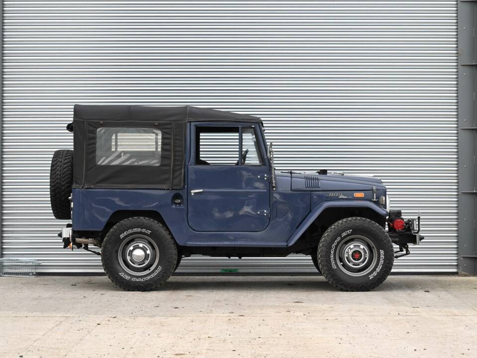 Image 12/50 de Toyota Land Cruiser FJ 40 (1970)