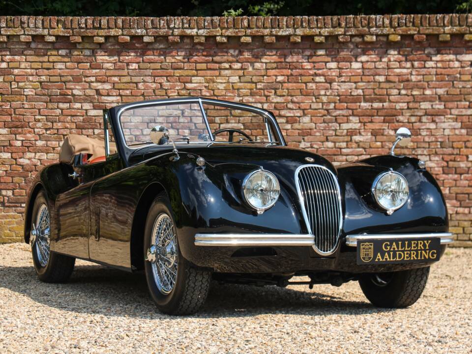 Immagine 32/50 di Jaguar XK 120 DHC (1953)