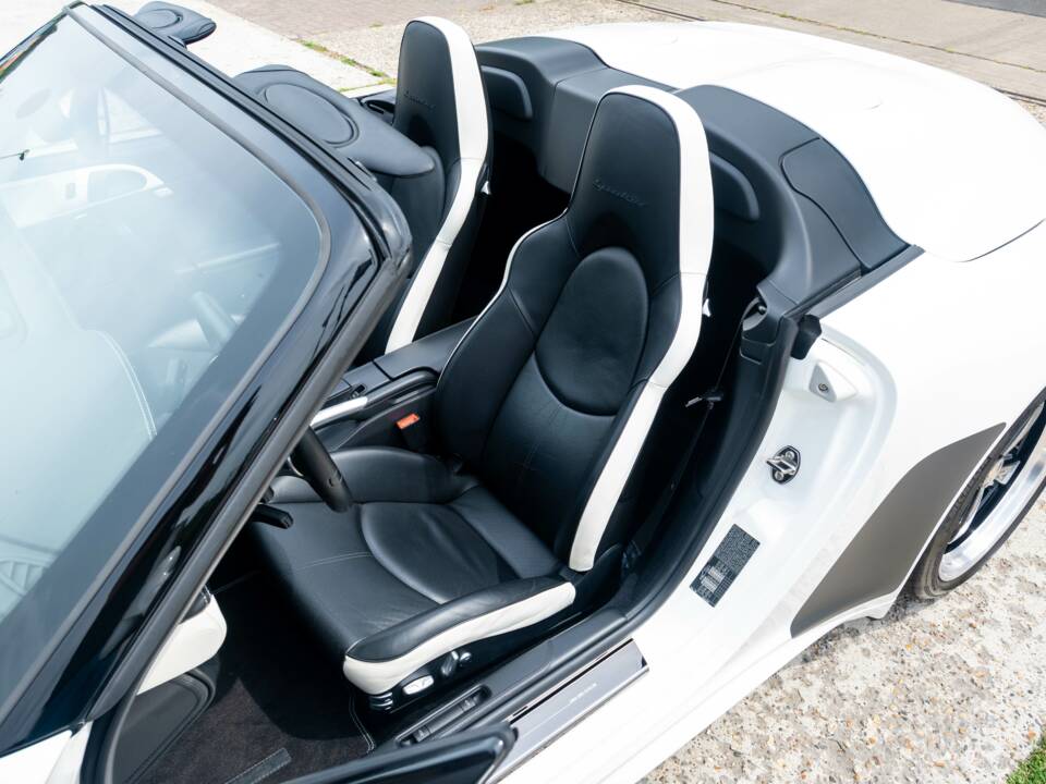 Bild 24/27 von Porsche 911 Speedster (2011)