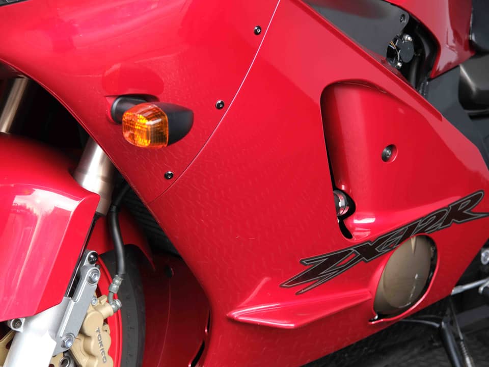 Image 73/91 of Kawasaki Ninja 1200 ZX-12R (2000)