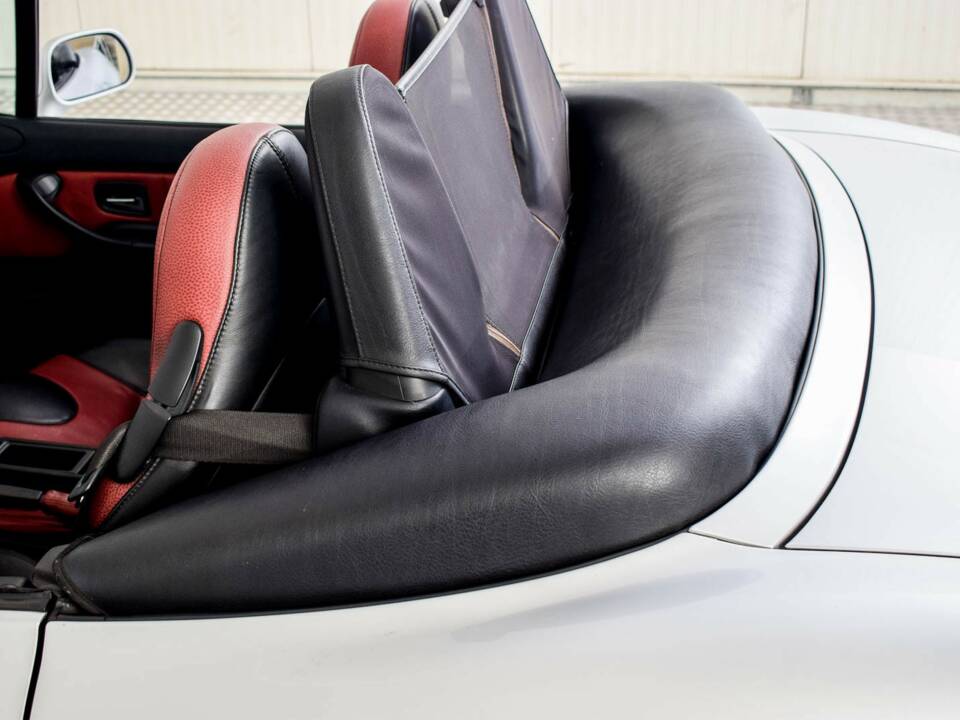 Bild 23/50 von BMW Z3 2.0 (2000)