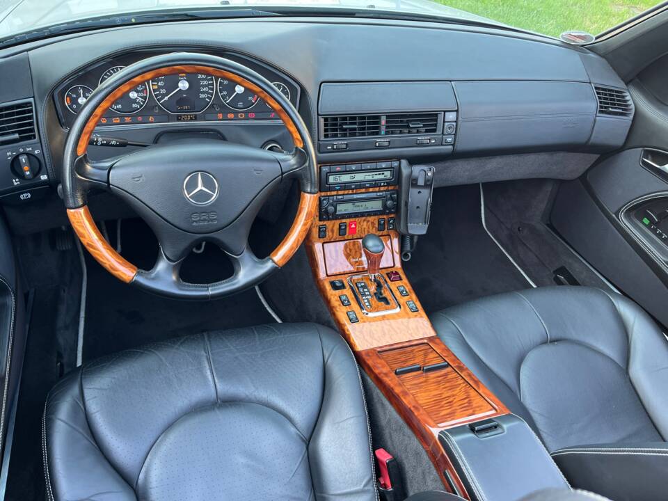 Image 27/91 of Mercedes-Benz SL 320 "Final Edition" (2001)