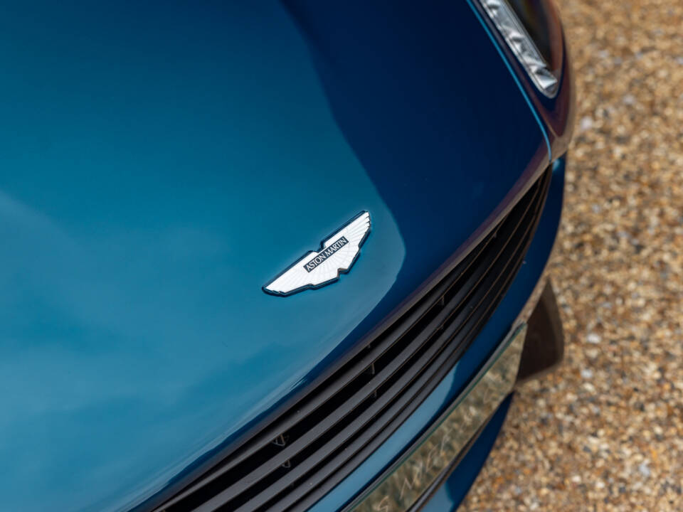 Afbeelding 15/68 van Aston Martin Vanquish Volante (2014)