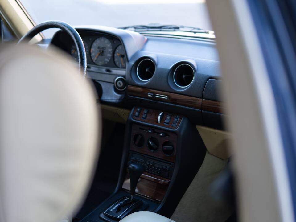 Bild 32/36 von Mercedes-Benz 280 TE (1981)