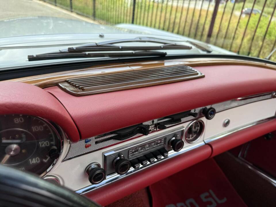 Immagine 39/50 di Mercedes-Benz 280 SL (1968)