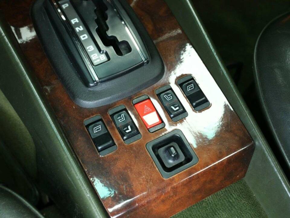 Imagen 19/50 de Mercedes-Benz 380 SL (1984)