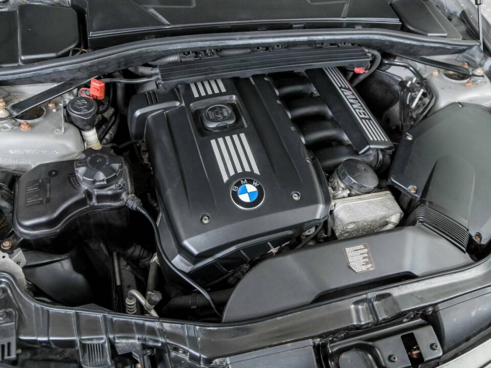 Immagine 41/50 di BMW 125i (2011)