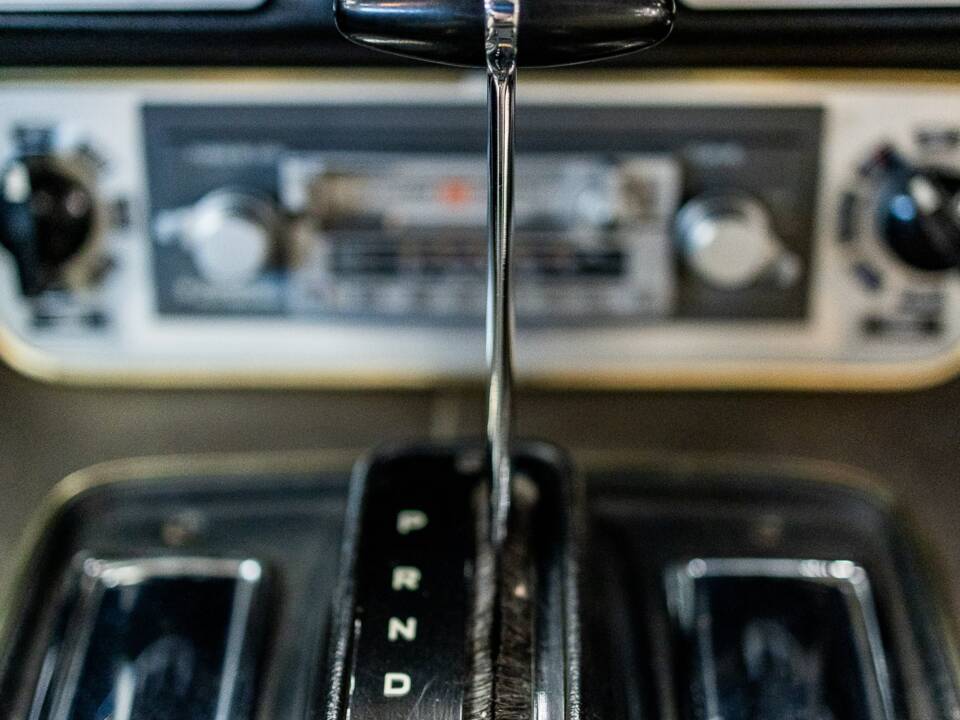 Image 49/50 de Jaguar XJ 6 C 4.2 (1975)