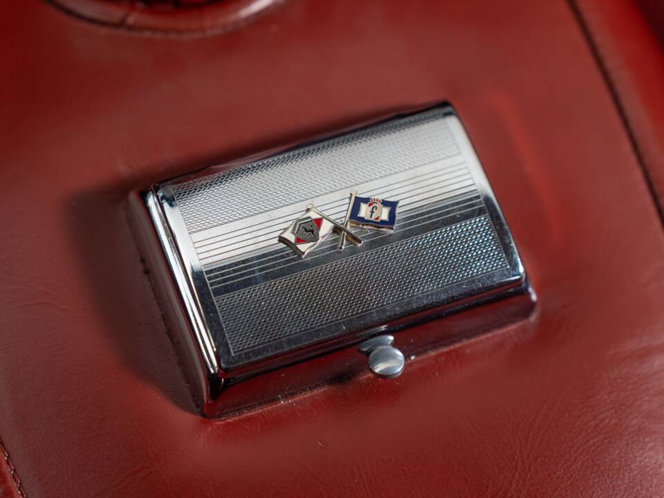 Image 25/29 of Ferrari 250 GTE (1961)