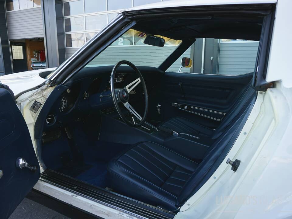 Image 13/22 of Chevrolet Corvette Stingray (1973)