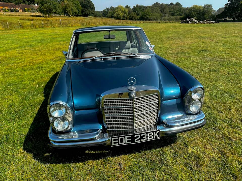 Image 21/57 de Mercedes-Benz 280 SE 3,5 (1972)