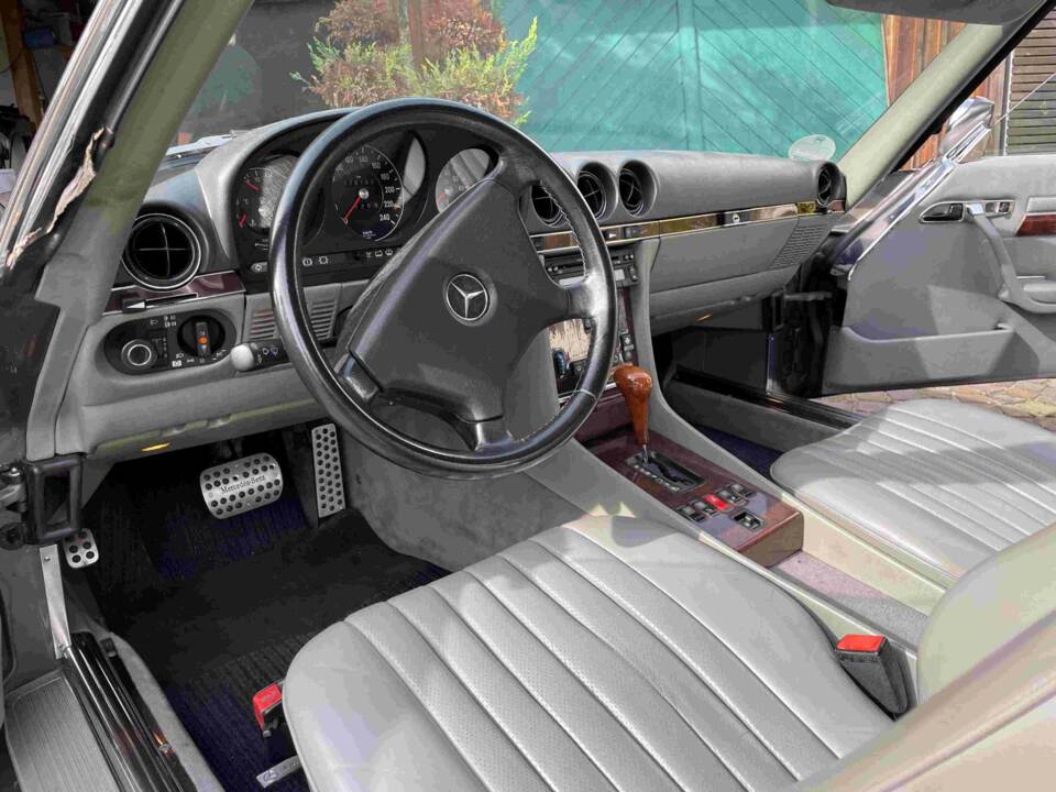 Image 7/52 de Mercedes-Benz 500 SL (1985)