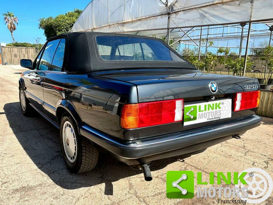 Image 4/10 of BMW 320i (1987)
