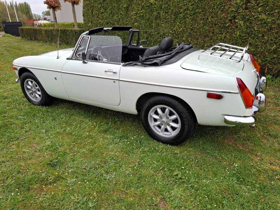 Afbeelding 3/19 van MG MGB (1978)