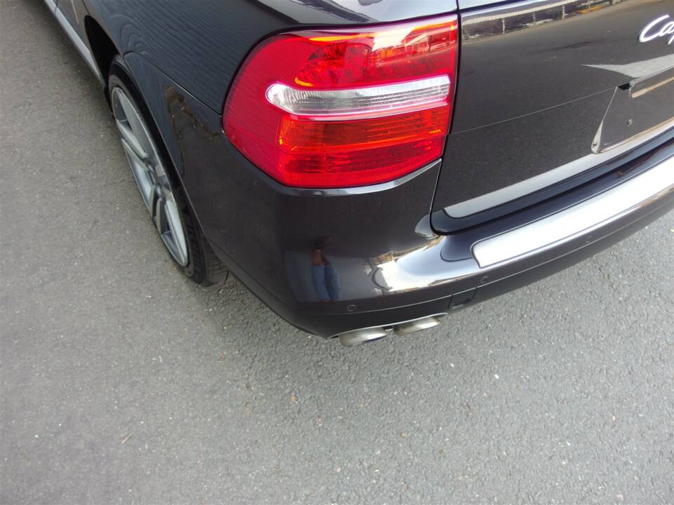 Image 36/93 of Porsche Cayenne Turbo (2007)