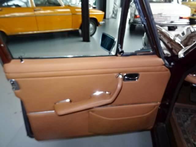Image 20/32 de Mercedes-Benz 280 SE 3,5 (1971)