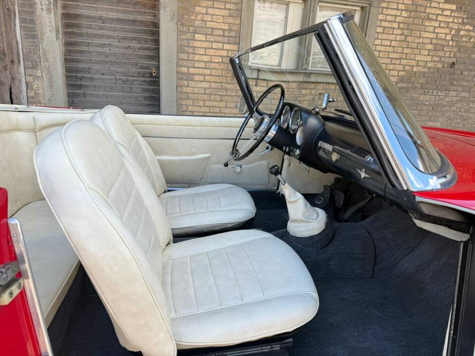 Image 8/20 of Alfa Romeo 2000 Spider (1961)