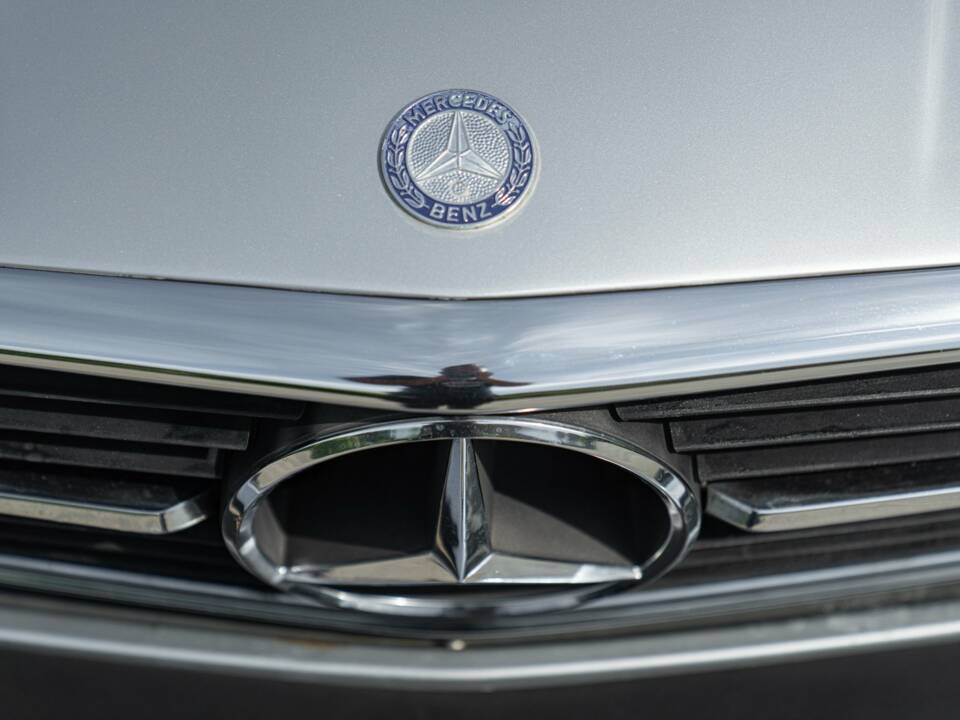 Image 26/50 de Mercedes-Benz 450 SL (1977)