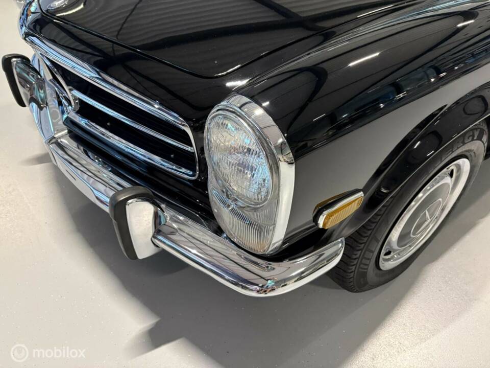 Image 2/19 of Mercedes-Benz 280 SL (1968)