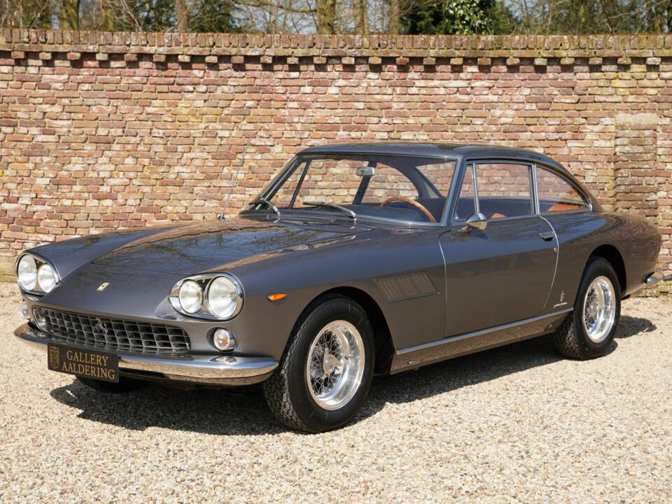 Image 7/50 of Ferrari 330 GT 2+2 (1965)