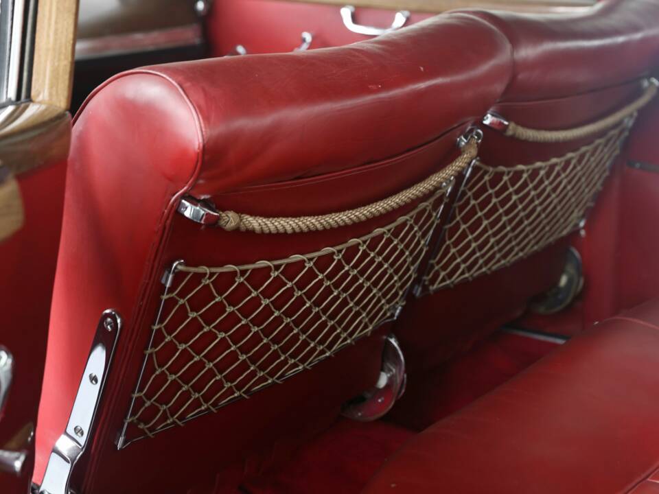 Image 26/50 de Mercedes-Benz 300 c (1956)