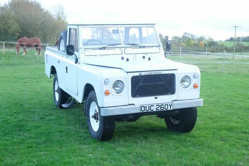 Image 7/50 of Land Rover 109 (1983)