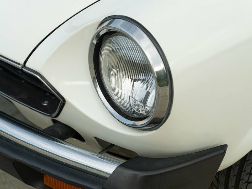 Image 14/50 of FIAT Spider 2000 Pininfarina 50th Anniversary Edition (1981)