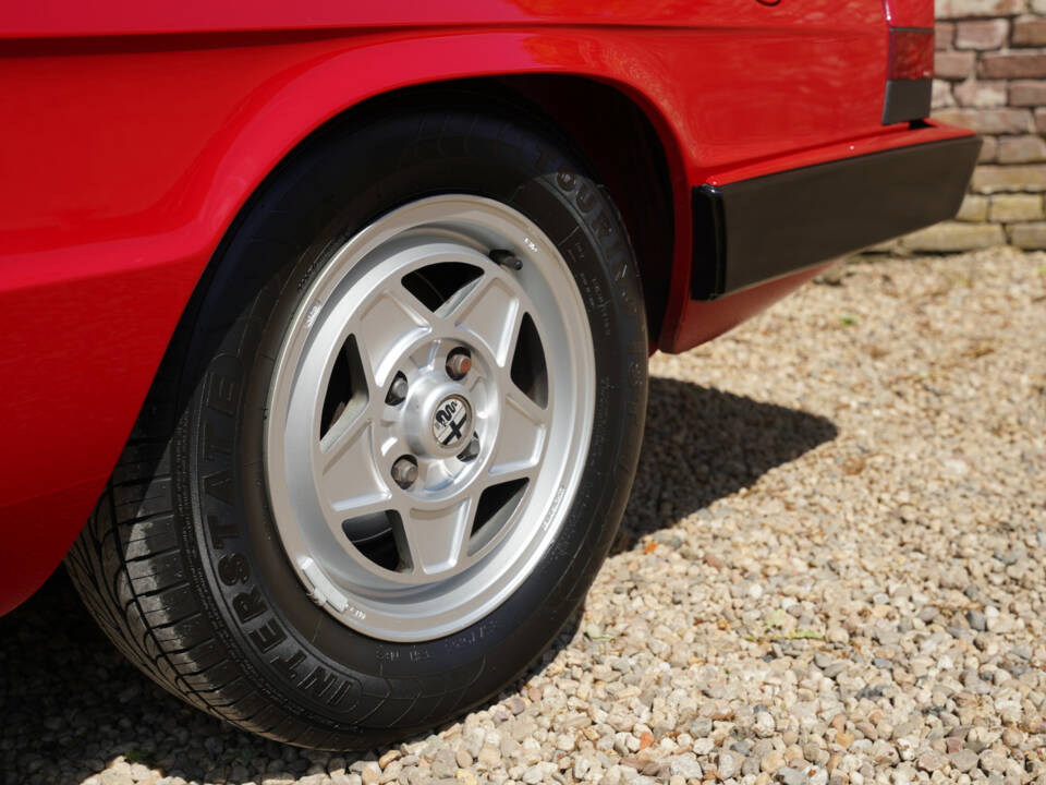 Image 36/50 of Alfa Romeo 2.0 Spider (1990)