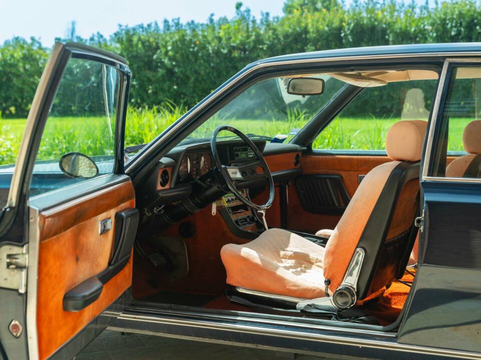 Image 36/49 of FIAT 130 Coupé (1973)