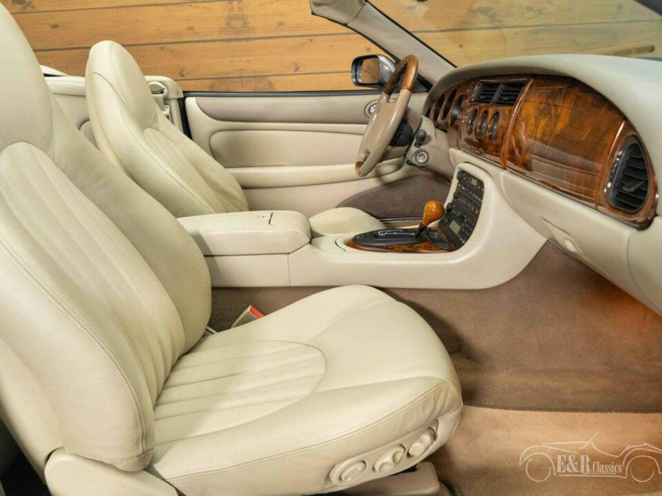 Image 9/19 de Jaguar XK8 4.0 (1998)